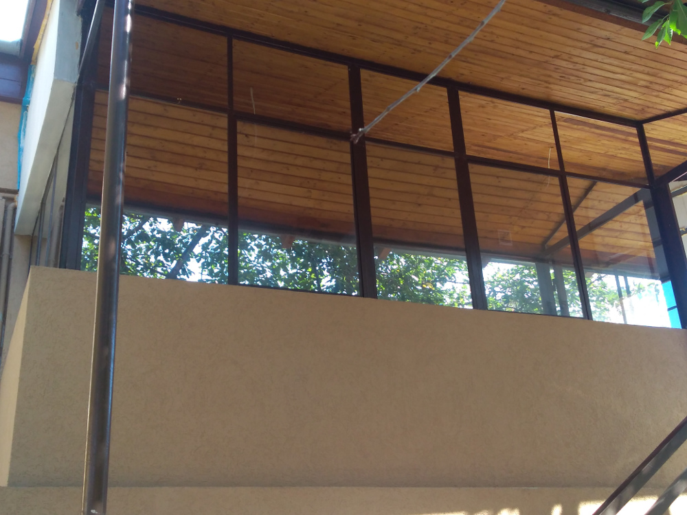 kirakat-hovedo-uvegfoliazas2